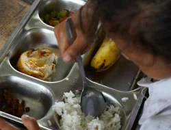 Demi MBG, Siswa di Sumba Barat Daya Tetap Masuk Sekolah Meski Tak Enak Badan
