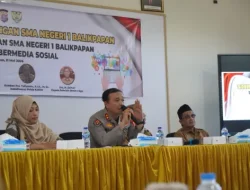 Bidhumas Polda Kaltim Edukasi Pelajar SMA Negeri 1 Balikpapan Bijak Bermedia Sosial
