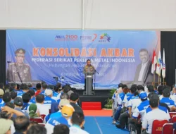 Kapolri ke Pengusaha: Jadikan Buruh Aset, Mitra, dan Keluarga Perusahaan