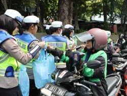 Polda Metro Jaya Sapa Komunitas Ojol Lewat Jumat Berkah