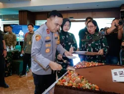 Kapolda Metro Jaya Hadiri Syukuran HUT TNI di Makodam Jaya
