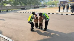 Tanamkan Disiplin dan Cegah Perundungan Sejak Dini, Polres Metro Tangerang Kota Terima Kunjungan 237 Siswa SD Negeri Sukasari 3