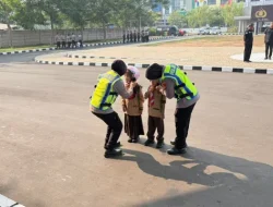 Tanamkan Disiplin dan Cegah Perundungan Sejak Dini, Polres Metro Tangerang Kota Terima Kunjungan 237 Siswa SD Negeri Sukasari 3